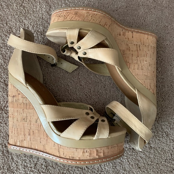 ALDO Platform-Wedge - Picture 4 of 7